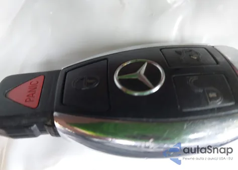 2011 Mercedes-Benz C 300 Sport z USA, uszkodzony, nr VIN WDDGF5EBXBR137150